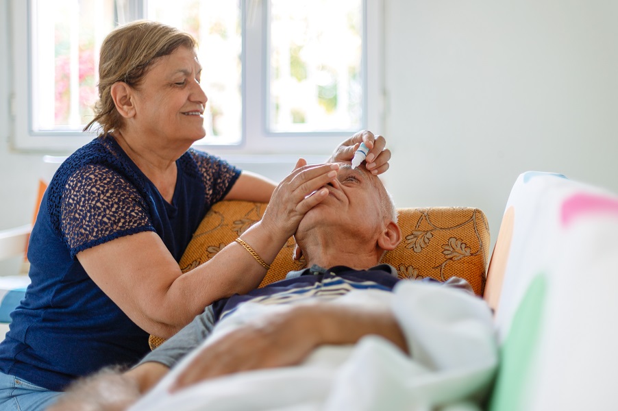 Tacklingeyeandmouthcareduringendoflife